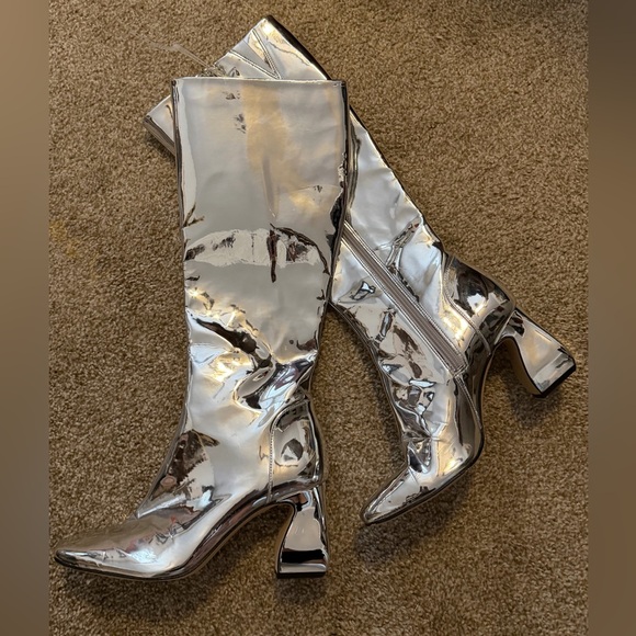 NEW (no box) Gianni Bini Rylee Mirror Metallic tall silver boots - Picture 15 of 15